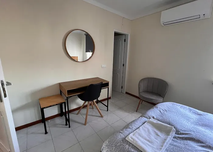 Apartment In Garden